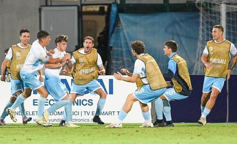 Đội tuyển yếu nhất thế giới ăn mừng điên cuồng sau chiến thắng lịch sử