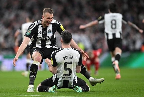 Liverpool 1-2 Newcastle: Newcastle vô địch Carabao Cup