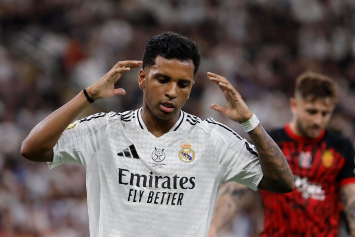 Rodrygo được Fenerbahce liên hệ. Ảnh: EFE