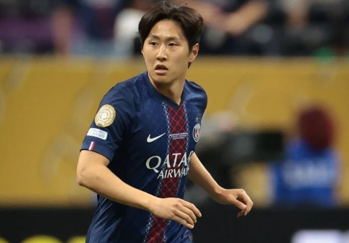 Lee Kang-in vẫn còn chỗ trong kế hoạch của PSG.