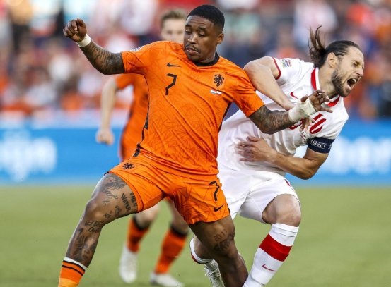 Tip bóng đá 15/11 02:45 Ba Lan vs Hà Lan: Oranje đoạt vé!