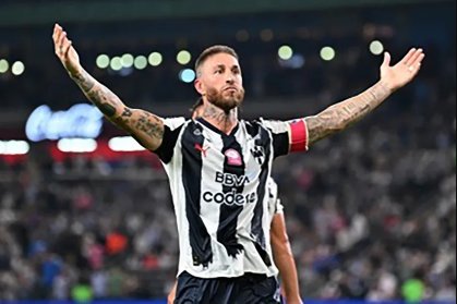 Ramos trước đây đã lên tiếng về việc gia nhập MU. ẢNH: EPA