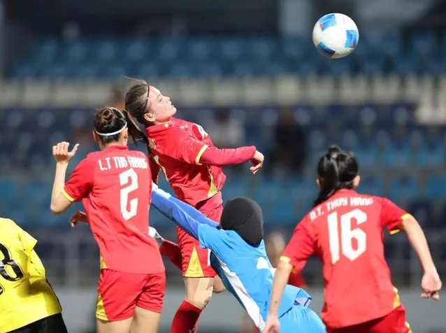 Thái Thị Thảo vào sân ở hiệp hai vẫn kịp ghi một hat trick cho đội nhà. Ảnh: ANH PHƯƠNG.