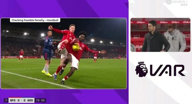 Tranh cãi việc Arsenal bị “cướp mất phạt đền”