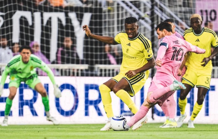 Messsi cán mốc 900 bàn trong sự nghiệp khi lập công trong trận Inter Miami hòa Nashville SC 1-1 ở lượt về vòng 1/8 CONCACAF Champions Cup hôm 19/3.