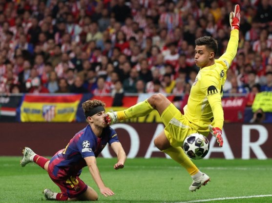 Juan Musso trong trận Atletico thua 1-2 trước Barcelona ở lượt về vòng 1/8 Champions League.