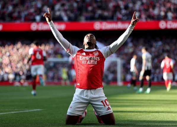 Eze ghi bàn thắng sớm cũng không giúp Arsenal chơi tưng bừng.