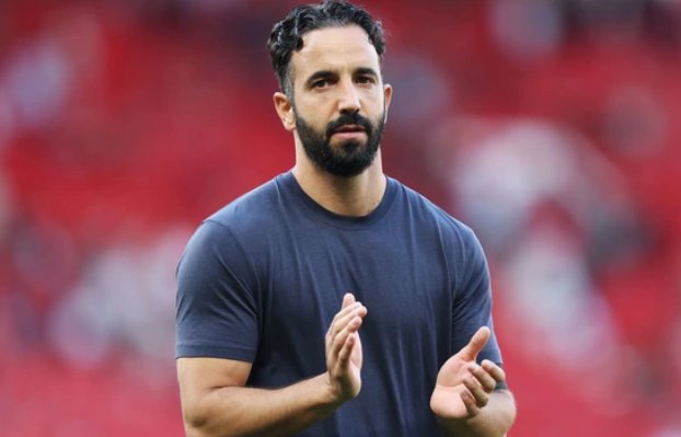 HLV Amorim muốn chi đậm để chiêu mộ thủ môn Martinez.